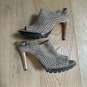 Via Spiga Nude/Beige Suede Heels (Size 9)